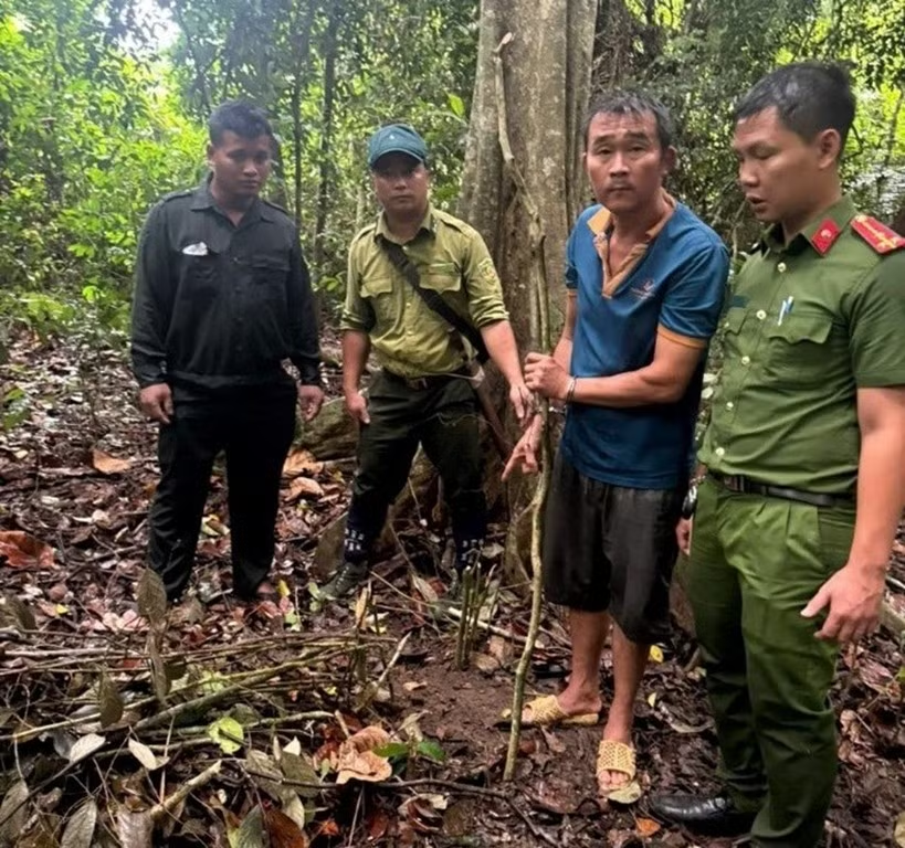 Bị can Lưu Đức Năng bị bắt quả tang săn bắt động vật trong Khu bảo tồn thiên nhiên văn hóa Đồng Nai - Ảnh: Công an Đồng Nai