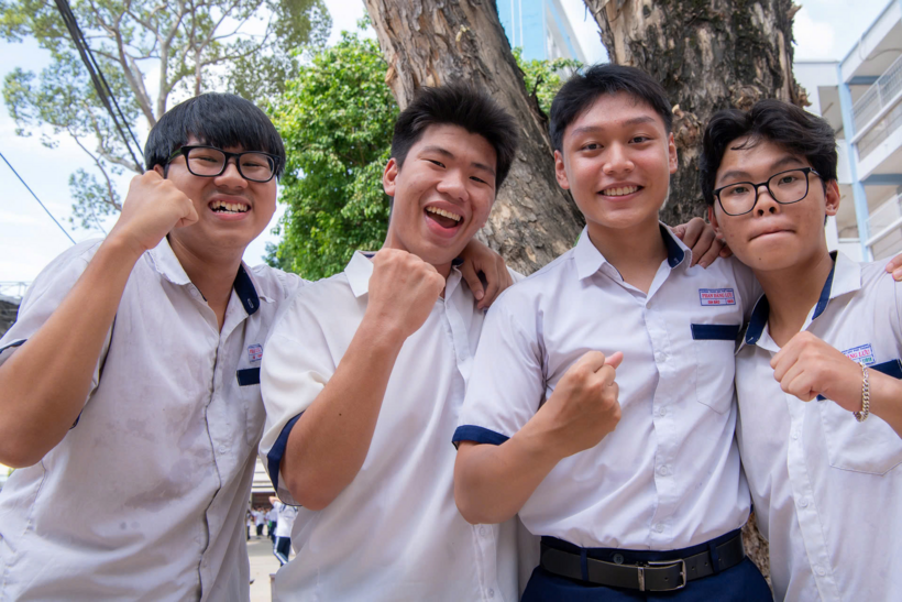 Việc lầm tưởng các chứng chỉ ngoại ngữ quốc tế như IELTS hay SAT là tấm "vé vạn năng" đã khiến nhiều học sinh chủ quan, bỏ qua những điều kiện ràng buộc trong đề án riêng của từng trường. Ảnh minh họa: VietNamnet