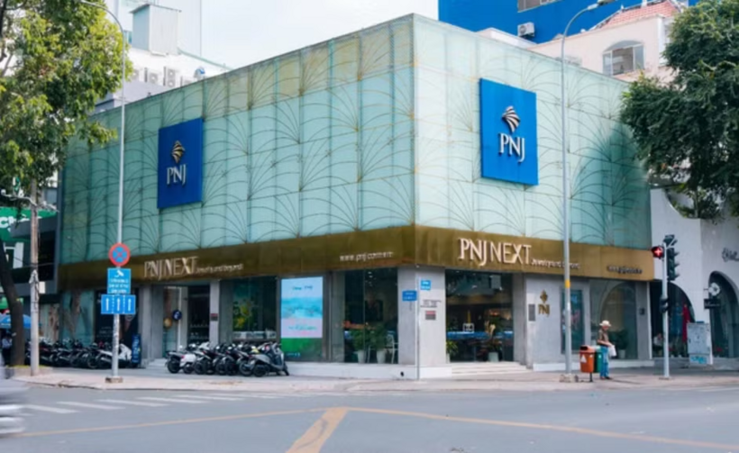 Nhiều người bán lại kim cương PNJ nhưng tiến độ thanh toán tiền thay đổi./ Theo Tiền phong.