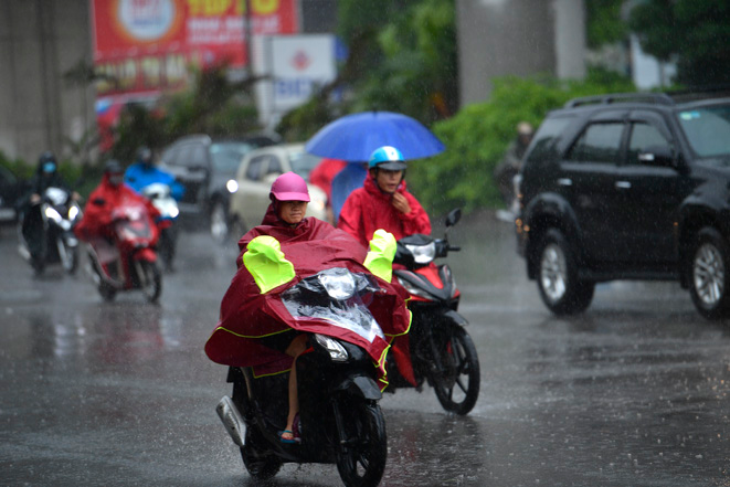 Khu vực Quảng Ninh - Hải Phòng có mưa rào và dông rải rác, cục bộ có nơi mưa to đến rất to.