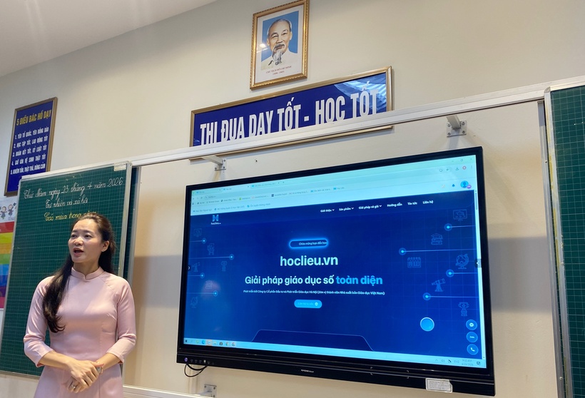 Việc cho học sinh mượn sách qua thư viện được đánh giá là giải pháp tiết kiệm, nhưng cũng đặt ra yêu cầu đầu tư hạ tầng và chuyển đổi số. Ảnh minh họa/Lê Liên