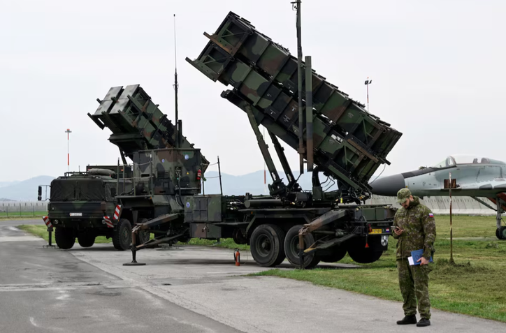 Hệ thống phòng thủ tên lửa Patriot. Ảnh: Reuters