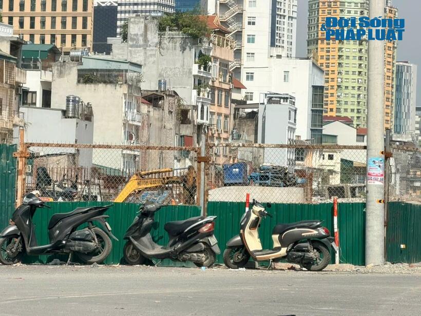Tuyệt đối không dừng, đỗ xe trong phạm vi công trường và trên tuyến đường Vành đai 1 mới theo biển báo.