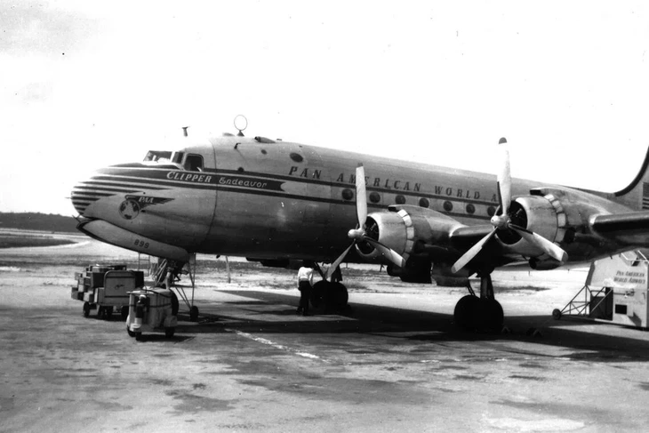 Chiếc Douglas DC-4 trước chuyến bay cuối cùng vào năm 1952 - Ảnh: PAN AM HISTORICAL FOUNDATION