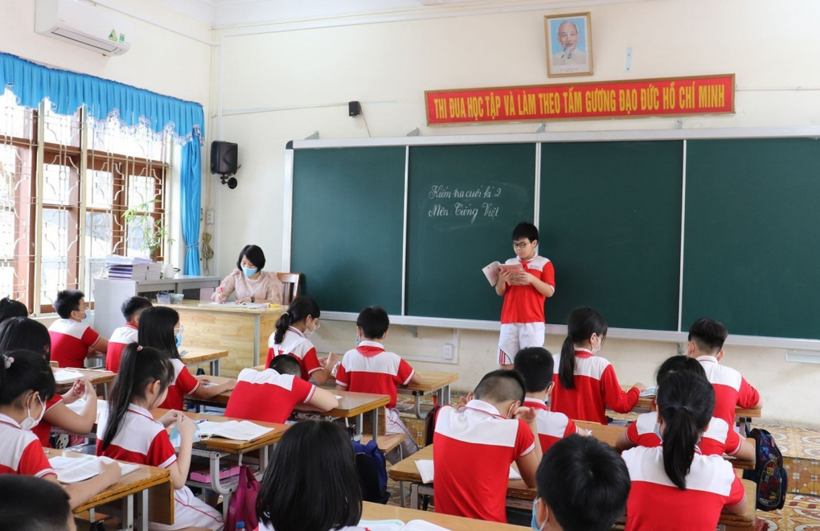 Quảng Ninh lắp thêm 11.550 điều hòa cho trường học trước năm học mới (Ảnh minh họa: QMG)./ Theo báo Dân trí.
