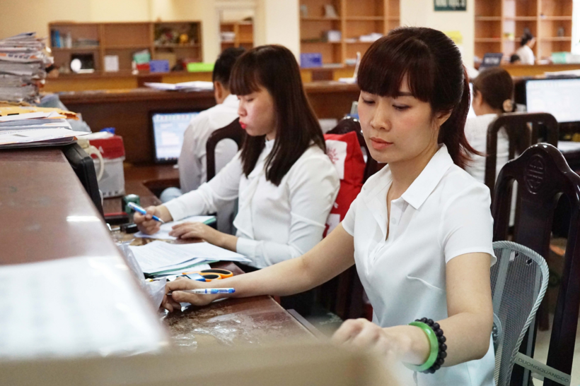 Theo quy định mới, cán bộ công đoàn trưởng thành từ cơ sở, trong phong trào công nhân theo quy định của cấp có thẩm quyền là đối tượng được ưu tiên khi tuyển dụng viên chức. Ảnh minh họa/Tuổi Trẻ