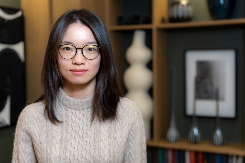 Nhà toán học Hong Wang là một trong 4 người được trao Huy chương Fields 2026. Ảnh: Simons Foundation/Scientific American