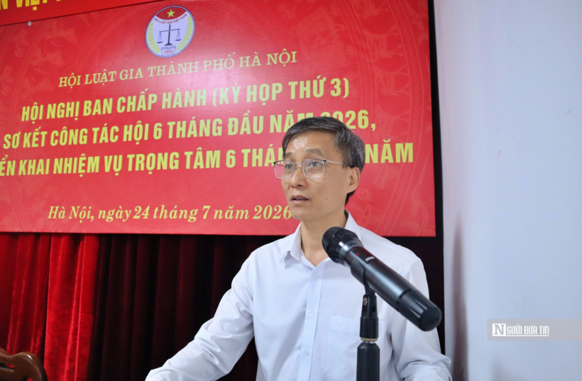 Ông Nguyễn Khánh Ngọc - Bí thư Đảng uỷ, Chủ tịch Hội Luật gia Việt Nam phát biểu tại Hội nghị.