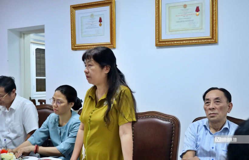 Các đại biểu tham gia góp ý kiến.