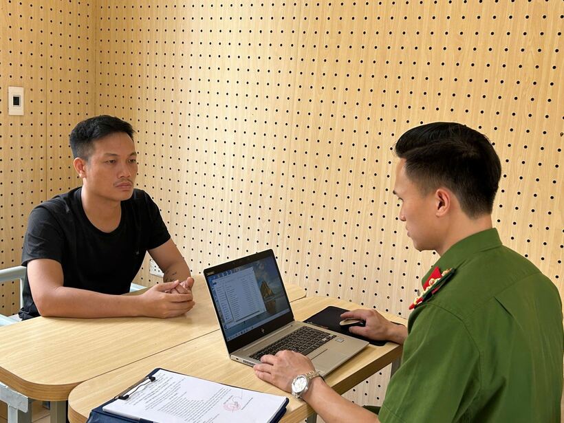 Cơ quan điều tra lấy lời khai đối tượng lê Văn Liệu. Ảnh: Công an Phú Thọ