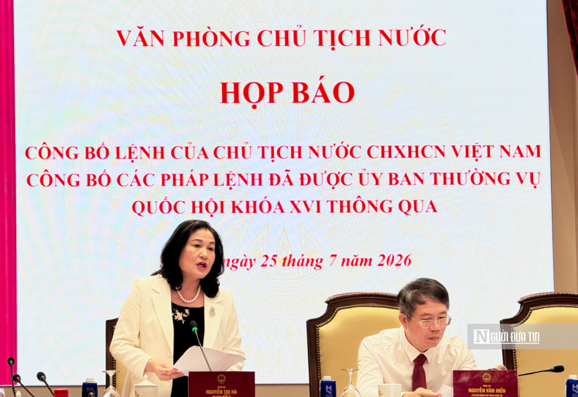 Bà Nguyễn Thị Hà - Thứ trưởng Bộ Nội vụ tại họp báo (Ảnh: Thu Huyền).