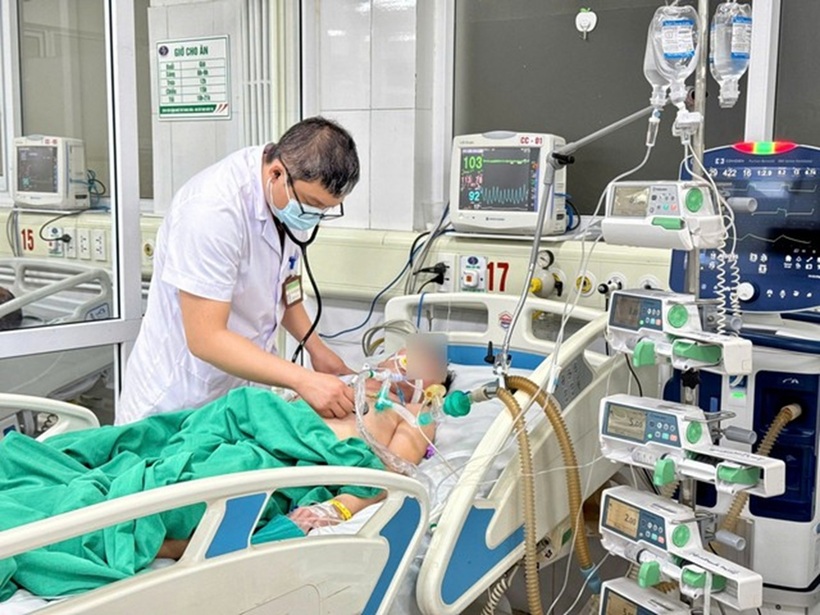 Theo bác sĩ, nhiều bệnh nhân cúm mùa diễn biến nặng do chủ quan trong quá trình tự điều trị, bỏ lỡ thời điểm vàng để can thiệp y tế (Ảnh: BVCC).