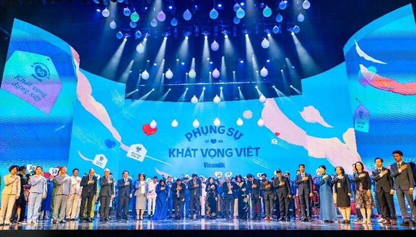 Tập thể lãnh đạo Vinamilk cam kết sẽ không ngừng đổi mới, không ngừng sáng tạo, để mỗi thế hệ trẻ em Việt Nam được thụ hưởng nền dinh dưỡng tốt hơn thế hệ trước.