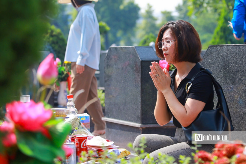 Hà Nội: Người dân dâng hương, tưởng nhớ các Anh hùng liệt sĩ - 7