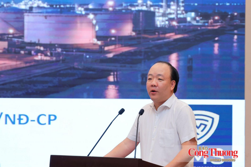 Ông Trần Hữu Linh - Cục trưởng Cục Quản lý và Phát triển thị trường trong nước, Bộ Công Thương phát biểu tại hội nghị. (Ảnh: Báo Công Thương)