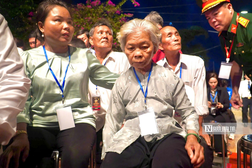 Bà Nguyễn Thị Lệ - người vừa được công nhận là vợ của liệt sĩ Huỳnh Văn Quên cũng có mặt tại điểm cầu Công viên Lê Thị Riêng (Tp.HCM).