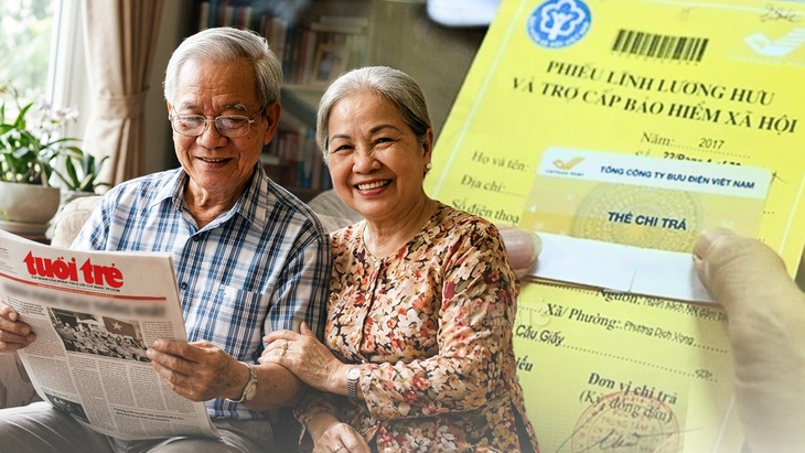 Người cao tuổi lãnh lương hưu hằng tháng - Ảnh: GIAO QUỲNH/ Theo báo Tuổi trẻ.