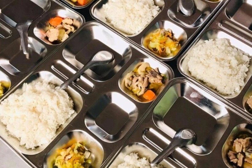 Hà Nội giám sát chặt chẽ việc tổ chức bữa ăn bán trú tại các trường học. Ảnh minh hoạ: Mỹ Hà/Dân trí