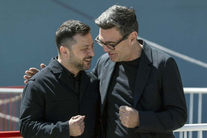 Thủ tướng Anh Andy Burnham và Tổng thống Ukraine Volodymyr Zelensky (Ảnh: SCMP).