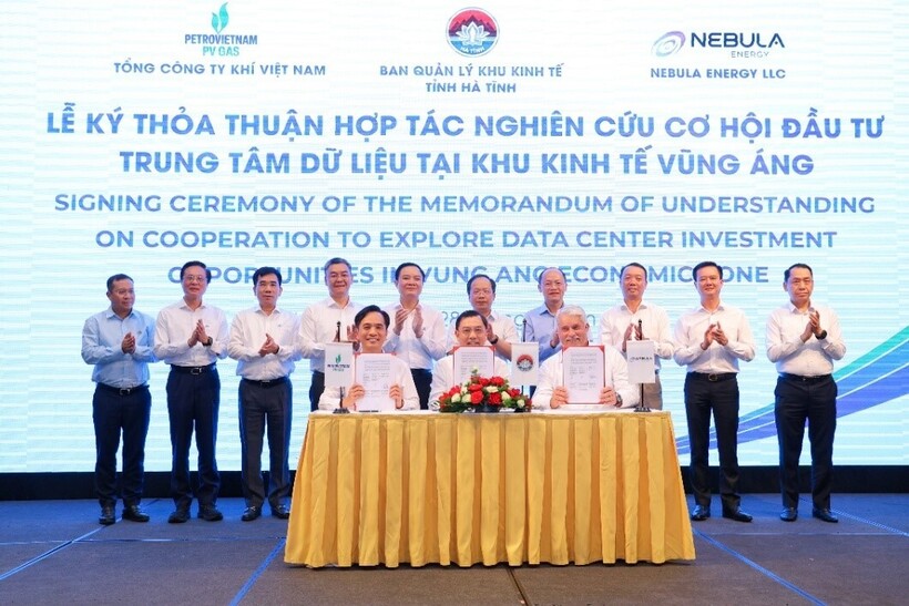 Đại diện PV GAS, Ban Quản lý Khu kinh tế tỉnh Hà Tĩnh và Nebula Energy ký Thỏa thuận hợp tác. Nguồn Pvgas