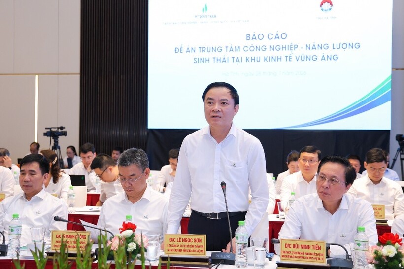 Chủ tịch HĐTV Petrovietnam Lê Ngọc Sơn phát biểu tại buổi làm việc. Nguồn Pvgas