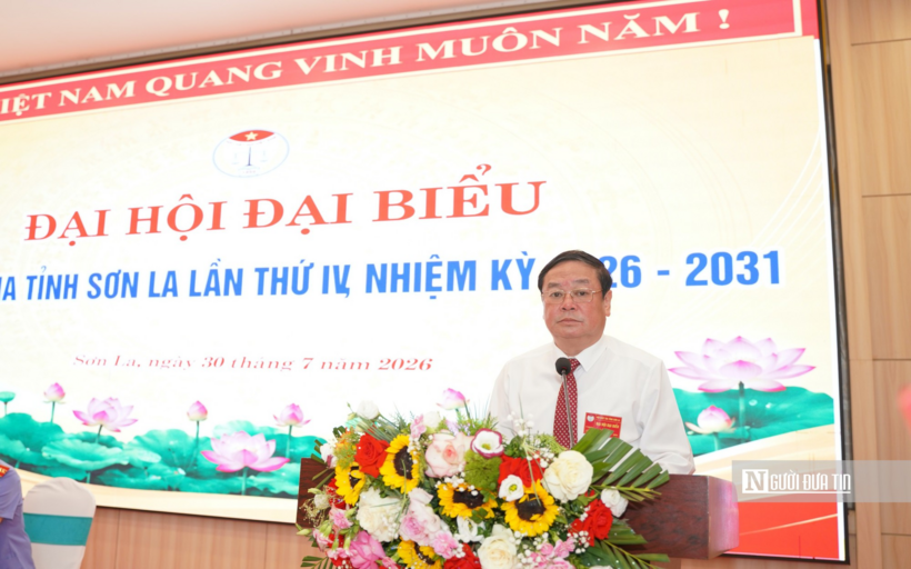 Ông Vũ Đức Thuận - Phó Chủ tịch Ủy ban MTTQ Việt Nam tỉnh Sơn La phát biểu chỉ đạo tại đại hội.
