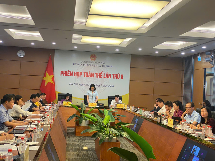Toàn cảnh phiên họp.