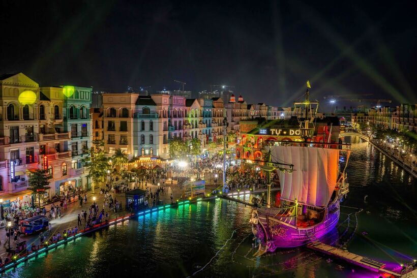 Nhịp sống sôi động cùng hệ sinh thái vui chơi, giải trí đa dạng tại Ocean City giúp tăng sức hút thương mại cho toàn đại đô thị. Ảnh Vingroup