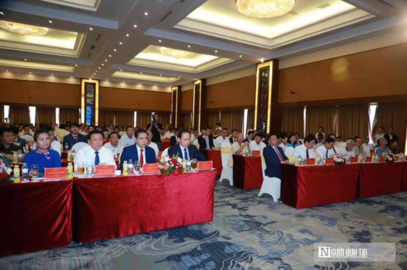 Các đại biểu dự hội nghị.