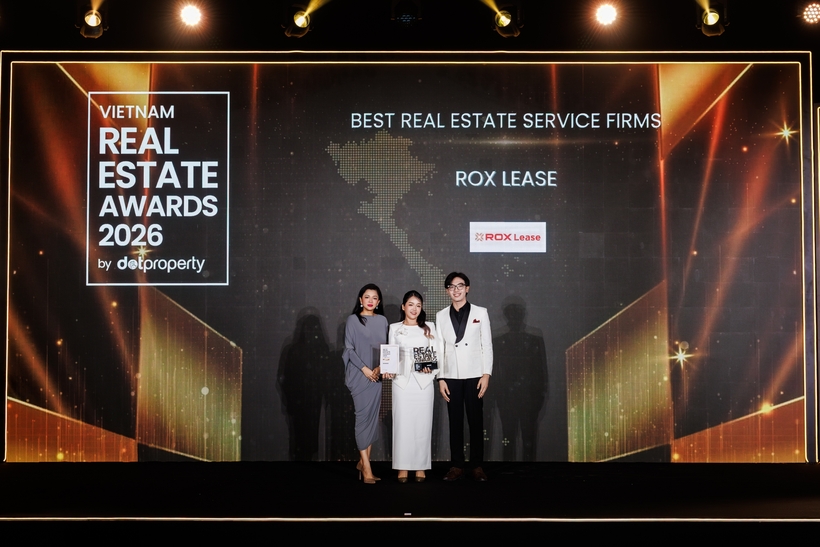Đại diện ROX Lease tại lễ trao Giải thưởng Bất động sản Việt Nam 2026 do DOT Property trao. Ảnh BTC