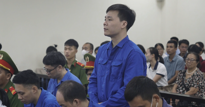 Bị cáo Nguyễn Năng Mạnh tại tòa (Ảnh: Giang Long).