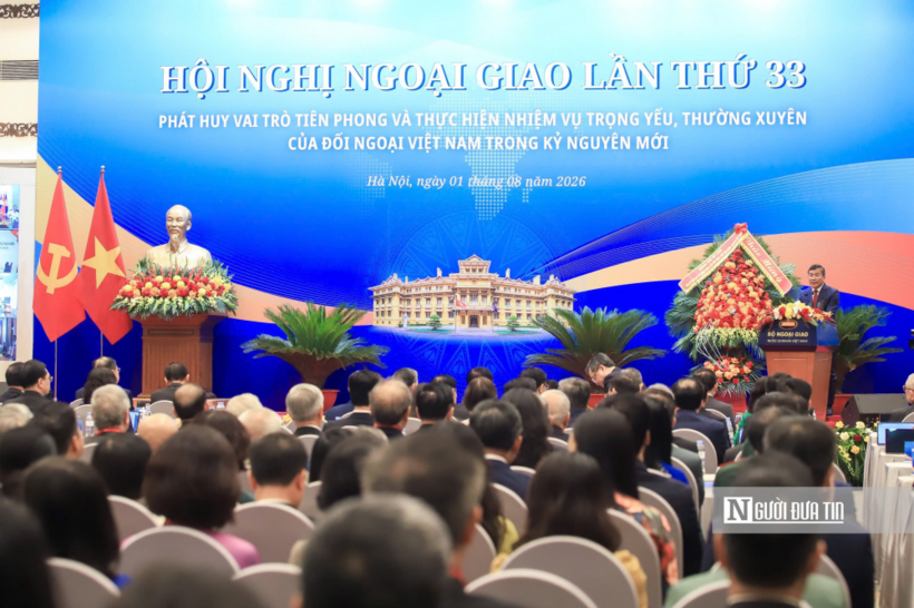 Một nội dung rất quan trọng của Hội nghị lần này là tăng cường cơ chế phối hợp giữa Bộ Ngoại giao với các ban, bộ, ngành và địa phương dưới sự lãnh đạo thống nhất của Đảng và sự quản lý, điều hành của Nhà nước. Đây cũng là một điểm mới nổi bật của Hội nghị lần này. Đây cũng là lần đầu tiên, trong khuôn khổ Hội nghị Ngoại giao sẽ có phiên họp do Bộ trưởng Quốc phòng, Bộ trưởng Công an và Bộ trưởng Ngoại giao đồng chủ trì nhằm trao đổi, tăng cường cơ chế phối hợp giữa 3 lực lượng trên 3 lĩnh vực trọng yếu, thường xuyên.