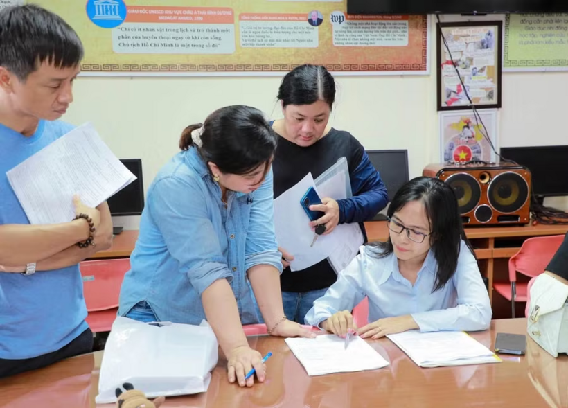 Trường học ở TP.HCM tư vấn chọn môn học, hướng dẫn nhập học lớp 10 năm học 2026-2027. Ảnh: Giáo dục & Thời đại