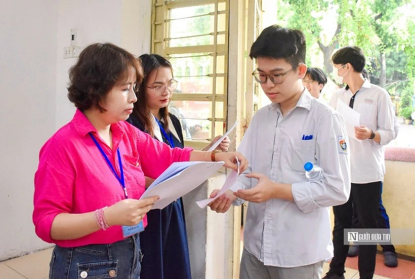Theo GS.TS Phạm Tất Dong việc tuyển sinh cần kết hợp giữa kết quả học tập trong suốt quá trình và kết quả kỳ thi tốt nghiệp học sinh (Ảnh: Hữu Thắng).