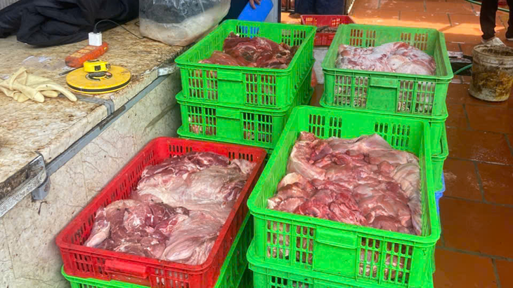 Có 7/9 mẫu thịt heo xét nghiệm dương tính với vi rút dịch tả heo châu Phi - Ảnh: Lực lượng chức năng cung cấp/ Theo báo Tuổi trẻ.