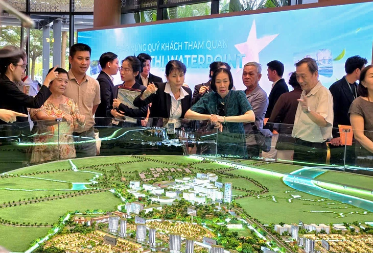 Môi giới bất động sản là một trong những đối tượng sẽ được cơ quan thuế rà soát nghĩa vụ thuế trong đợt này - Ảnh minh họa: Công Triệu/ Theo báo Tuổi trẻ.