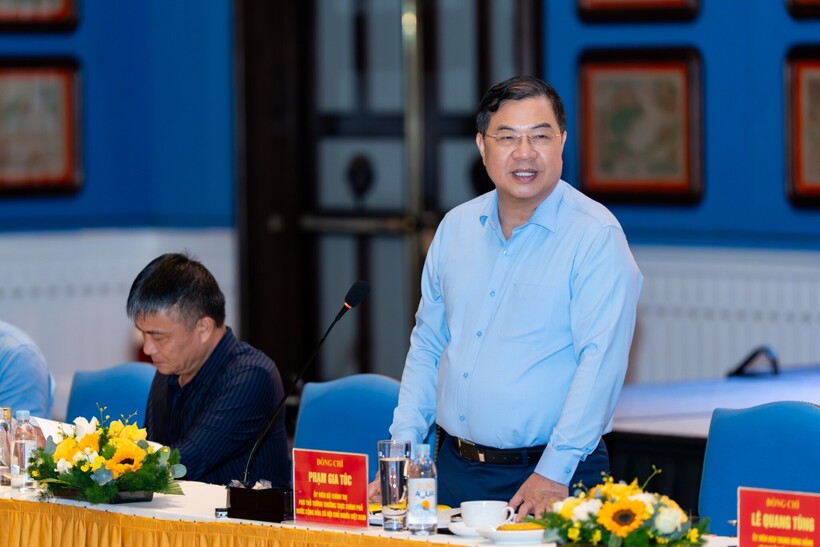Phó Thủ tướng Thường trực Chính phủ Phạm Gia Túc phát biểu tại cuộc họp rà soát tiến độ triển khai các dự án hạ tầng phục vụ APEC 2027.