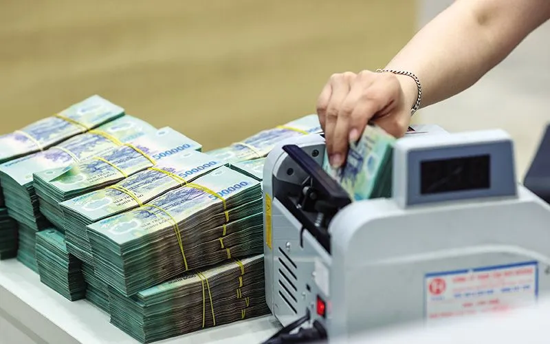 Lãi suất ngân hàng nào cao nhất hôm nay 4/8 là điều mà nhiều người quan tâm./ Ảnh: VTV.vn.