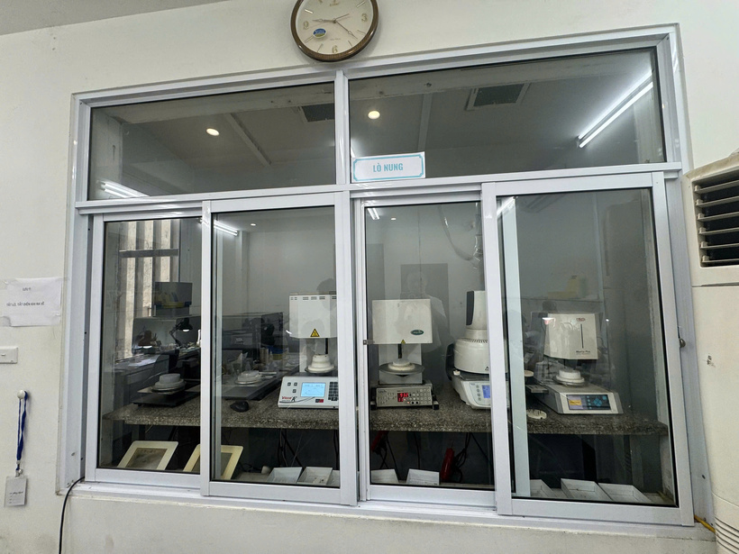 Tỷ lệ cơ sở vi phạm vẫn ở mức tương đối cao do nhiều nguyên nhân. Ảnh: Sở Y tế Hà Nội