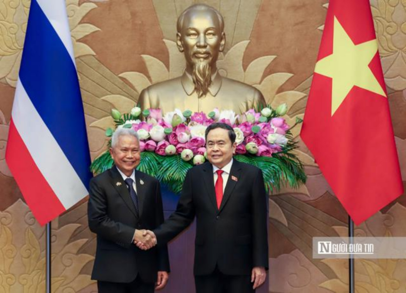 Chủ tịch Quốc hội Trần Thanh Mẫn và Chủ tịch Quốc hội kiêm Chủ tịch Hạ viện Vương quốc Thái Lan Sophon Zaram (Ảnh: Hữu Thắng).