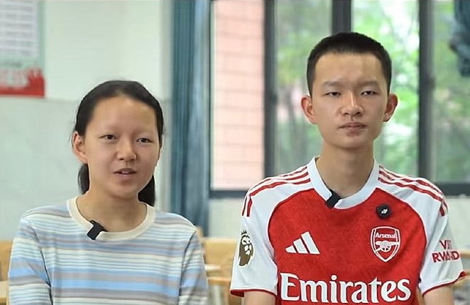 Xu Haotian và Xu Haolin. Ảnh: Sina