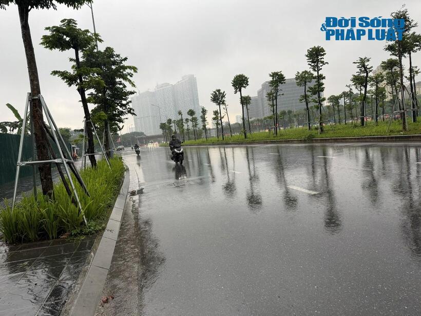 Dự báo thời tiết ngày 6/8, Hà Nội và nhiều tỉnh thành tiếp tục có mưa và mưa to. Ảnh: Dương Thu.