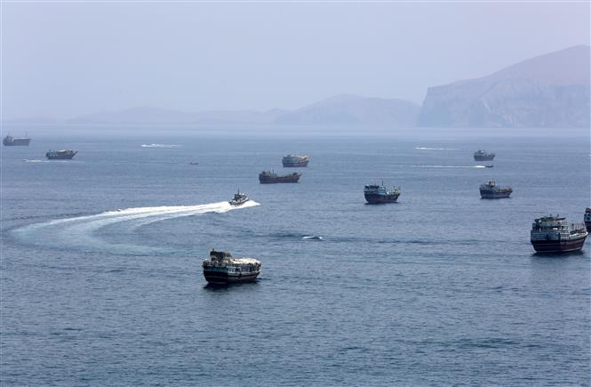 Quang cảnh eo biển Hormuz ngày 20/6/2026. Ảnh: THX/TTXVN