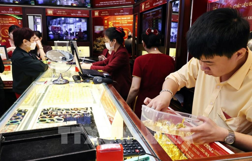 Giá vàng tiếp đà tăng. Ảnh: Trần Việt - TTXVN
