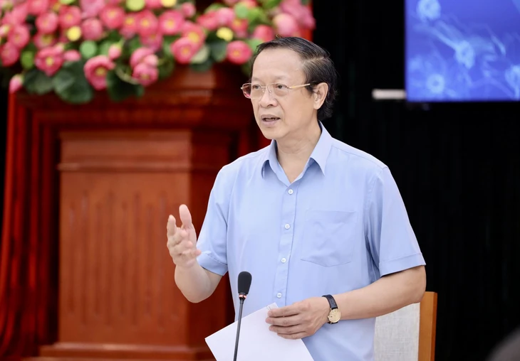 Thứ trưởng Phạm Ngọc Thưởng chủ trì hội nghị ngày 5/8 - Ảnh: MOET