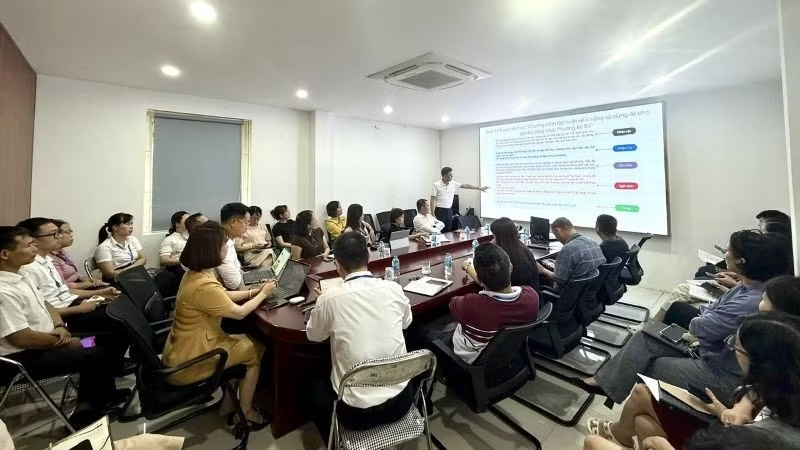 Tập huấn, bồi dưỡng AI cho người lao động. Ảnh: Nhân dân