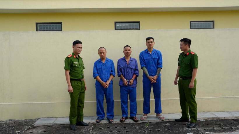 Các đối tượng tại cơ quan công an. (Ảnh: Công an Bắc Ninh)