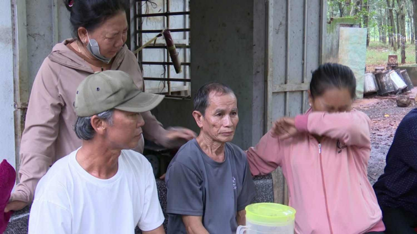 Người đàn ông đoàn tụ với gia đình sau 48 năm thất lạc: Phút gặp gỡ rưng rưng trong căn nhà nhỏ tại rẫy cao su - 4