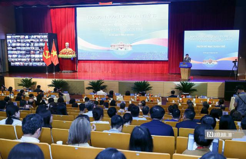 Quang cảnh phiên bế mạc Hội nghị Ngoại giao lần thứ 33 (Ảnh: Hữu Thắng).