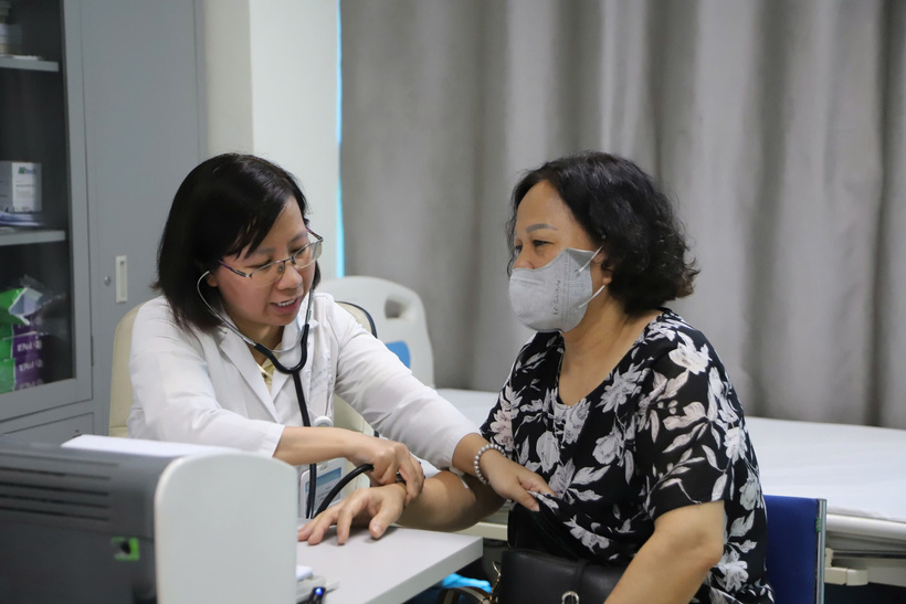 Khuyến cáo phụ nữ nên khám lâm sàng sàng lọc ung thư vú. Ảnh minh họa/Lê Liên